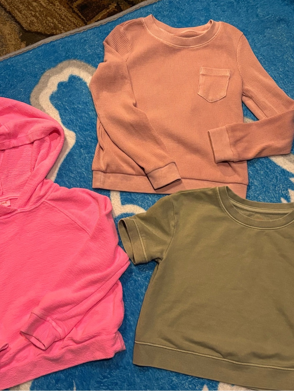 Cat & Jack Girls size ~5~ 3-Pack Casual Tops - Pink, Peach, Olive